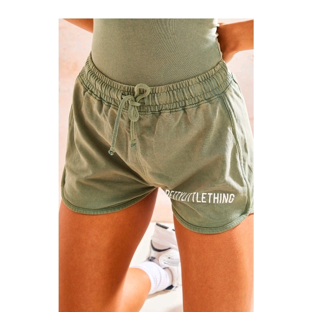 NWT PrettyLittleThing Khaki Wash High Waisted Shorts ~ Large